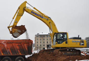 Гусеничный экскаватор Komatsu PC300 LC
